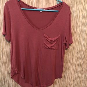 Basic v-neck tee